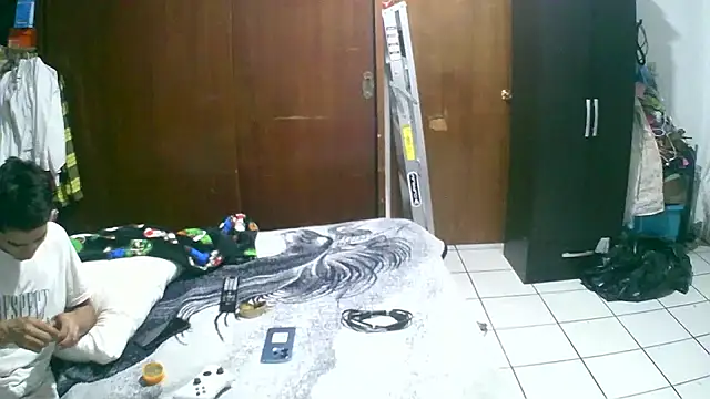 Snapshot of jperezofficial1 chatting on 09/29/25, 01:22 jperezofficial1 online show from 09/29/25, 01:22