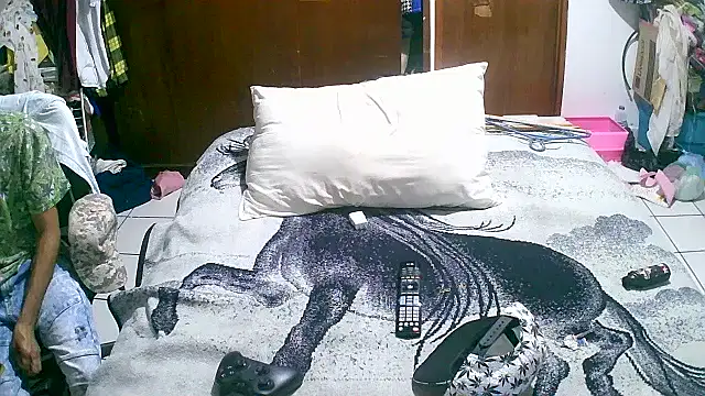 Snapshot of jperezofficial1 chatting on 10/07/25, 04:31 jperezofficial1 online show from 10/07/25, 04:31