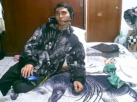 Snapshot of jperezofficial1 chatting on 10/09/25, 05:16 jperezofficial1 online show from 10/09/25, 05:16