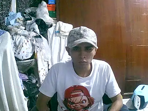 Snapshot of jperezofficial1 chatting on 10/14/25, 05:19 jperezofficial1 online show from 10/14/25, 05:19