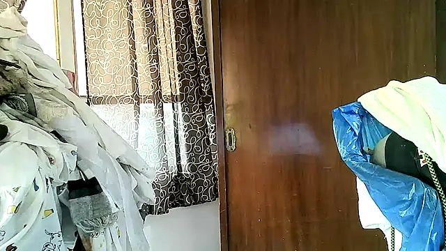 Snapshot of jperezofficial1 chatting on 10/15/25, 08:20 jperezofficial1 online show from 10/15/25, 08:20