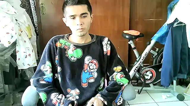 Snapshot of jperezofficial1 chatting on 10/18/25, 05:57 jperezofficial1 online show from 10/18/25, 05:57