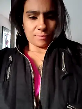 Snapshot of Leslly_ chatting on 01/05/25, 09:36 Leslly online show from 01/05/25, 09:36