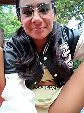 Leslly  online show from 12/17/25, 11:49