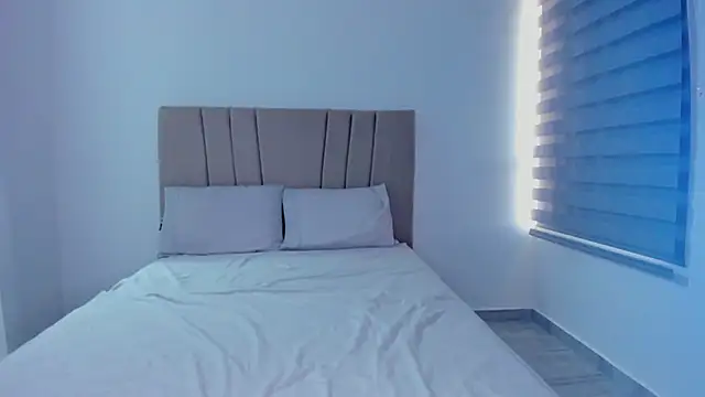 Natasha-28 online show from 12/21/25, 08:16