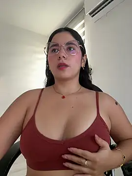 Snapshot of Natasha-28 chatting on 07/12/26, 10:12 Natasha-28 online show from 07/12/26, 10:12