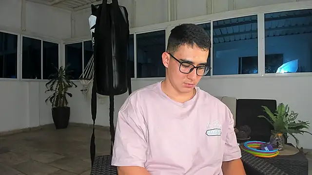 owengray2n online show from 12/22/24, 01:34