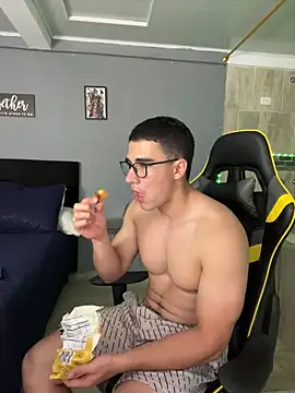 owengray2n online show from 02/09/25, 03:53