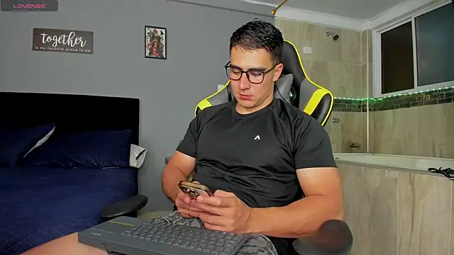 owengray2n online show from 02/28/25, 04:43