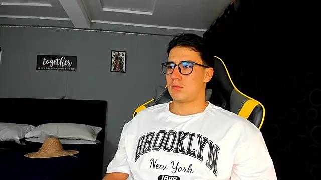 owengray2n online show from 10/08/25, 02:20