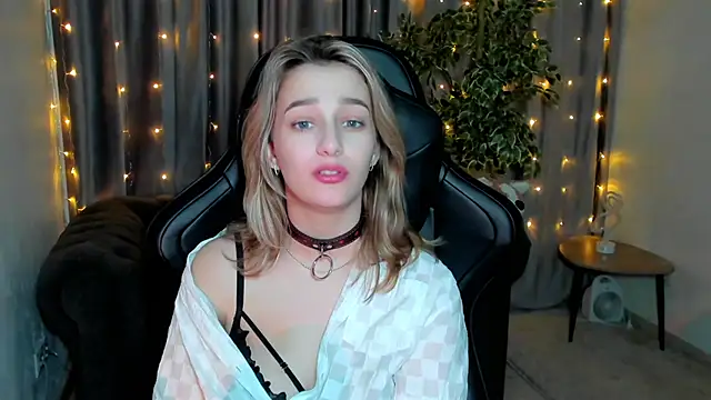 Snapshot of Sinty_Noria chatting on 02/05/25, 04:06 Sinty Noria online show from 02/05/25, 04:06