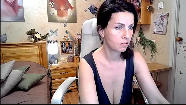 Snapshot of Kendra_Mom chatting on 05/25/26, 01:06 Kendra Mom online show from 05/25/26, 01:06