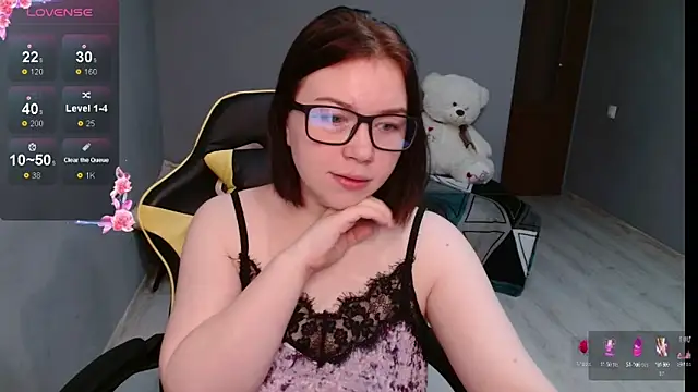 Emily Amorre online show from 09/22/25, 01:07