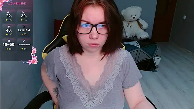 Emily Amorre online show from 10/24/25, 10:06