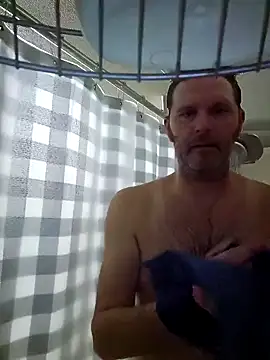 Snapshot of big-fun1981 chatting on 01/15/25, 01:31 big-fun1981 online show from 01/15/25, 01:31