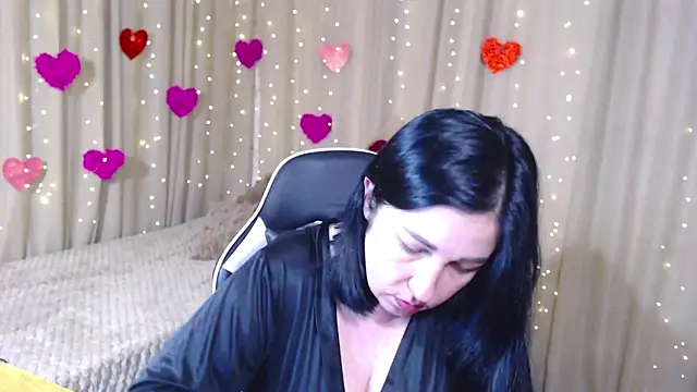 Snapshot of JillStevens chatting on 05/21/26, 12:23 JillStevens online show from 05/21/26, 12:23
