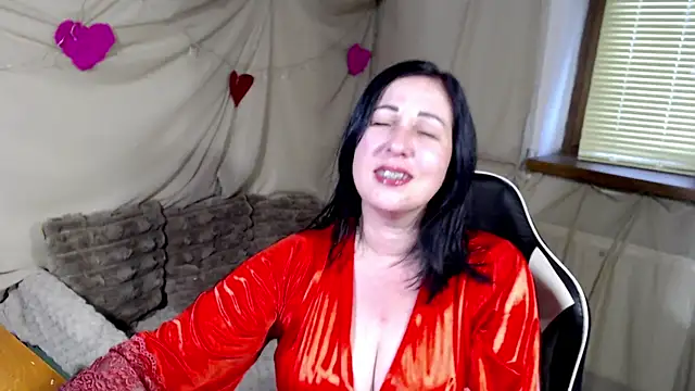 Snapshot of JillStevens chatting on 06/19/26, 05:06 JillStevens online show from 06/19/26, 05:06