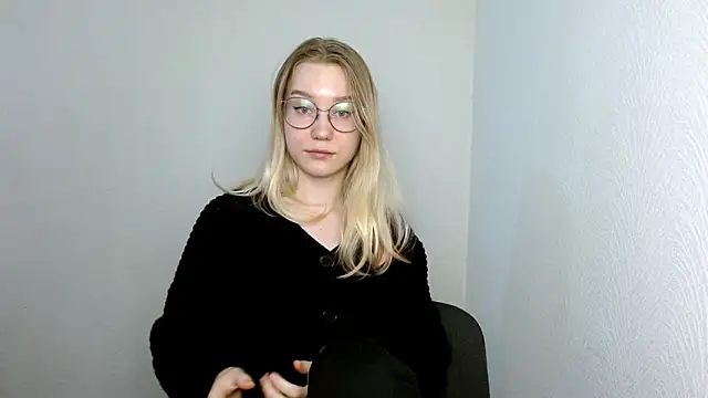 cindi hot online show from 03/18/25, 11:41