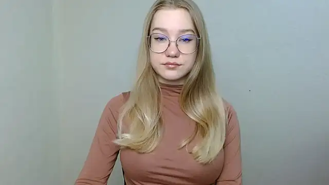 cindi hot online show from 04/15/26, 10:44