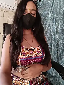 Snapshot of Parinaaz18 chatting on 06/25/26, 01:27 Parinaaz18 online show from 06/25/26, 01:27