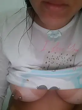 AmandaS2k online show from 11/12/25, 06:19