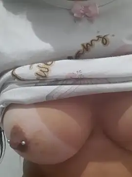 AmandaS2k online show from 11/21/25, 01:37