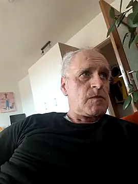 Milkasahne64 online show from 09/24/25, 10:40