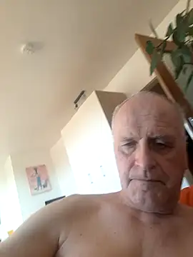 Milkasahne64 online show from 11/07/25, 11:32