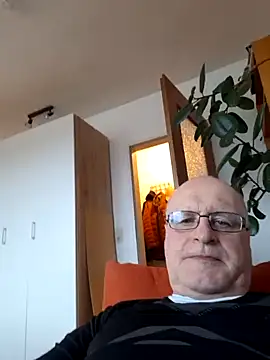 Milkasahne64 online show from 01/09/26, 12:52