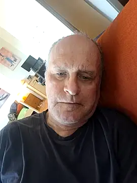 Milkasahne64 online show from 04/24/26, 09:12