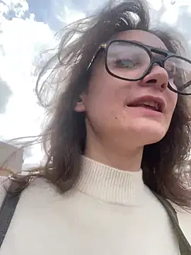 RiskyViolet online show from 05/11/26, 09:04