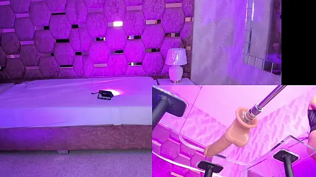 Trianna   online show from 11/14/25, 01:32