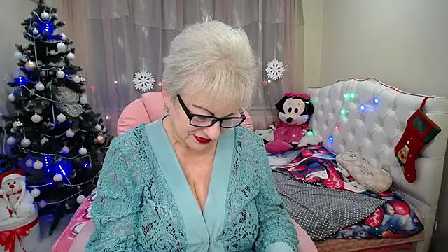 Snapshot of KayleSmoll chatting on 01/07/25, 10:30 KayleSmoll online show from 01/07/25, 10:30