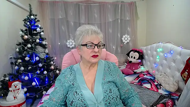 Snapshot of KayleSmoll chatting on 01/12/25, 01:42 KayleSmoll online show from 01/12/25, 01:42
