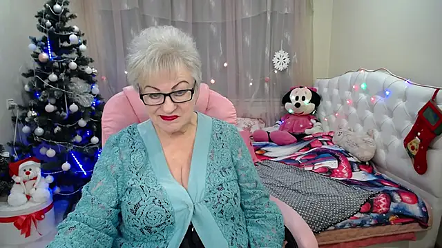 Snapshot of KayleSmoll chatting on 01/14/25, 10:02 KayleSmoll online show from 01/14/25, 10:02