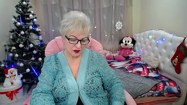 Snapshot of KayleSmoll chatting on 01/15/25, 01:12 KayleSmoll online show from 01/15/25, 01:12