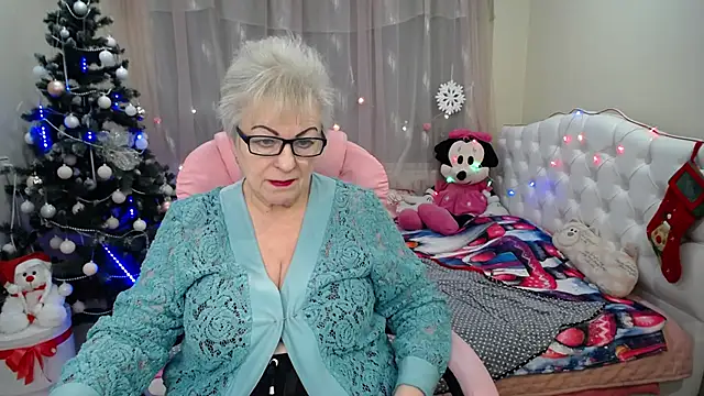 Snapshot of KayleSmoll chatting on 01/17/25, 10:12 KayleSmoll online show from 01/17/25, 10:12
