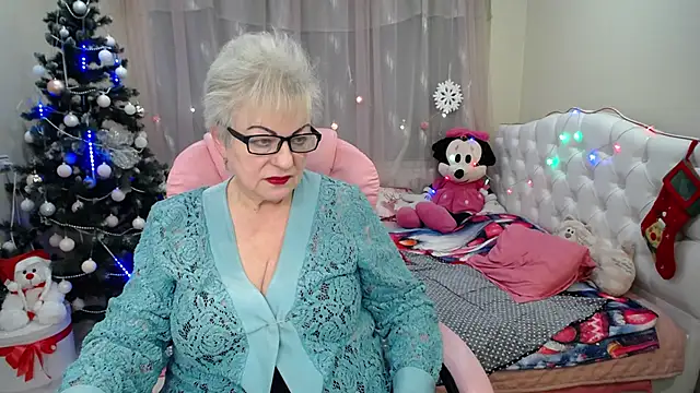 Snapshot of KayleSmoll chatting on 01/18/25, 01:19 KayleSmoll online show from 01/18/25, 01:19