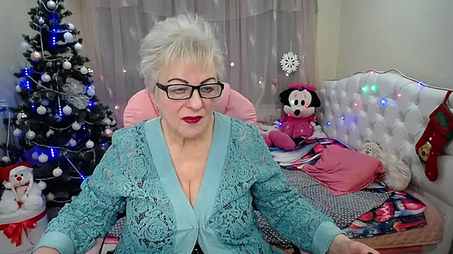 Snapshot of KayleSmoll chatting on 01/18/25, 04:37 KayleSmoll online show from 01/18/25, 04:37