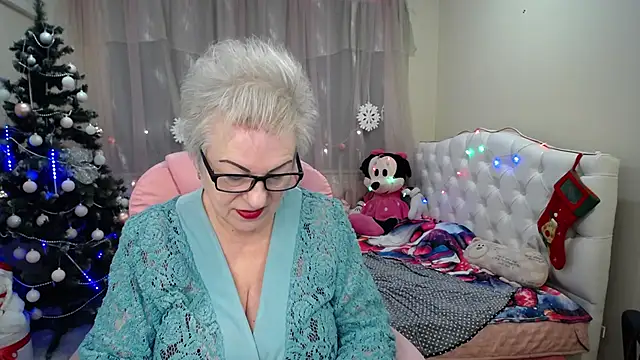 Snapshot of KayleSmoll chatting on 01/22/25, 01:20 KayleSmoll online show from 01/22/25, 01:20