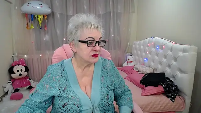 Snapshot of KayleSmoll chatting on 01/22/25, 07:13 KayleSmoll online show from 01/22/25, 07:13