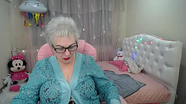 Snapshot of KayleSmoll chatting on 01/23/25, 01:19 KayleSmoll online show from 01/23/25, 01:19