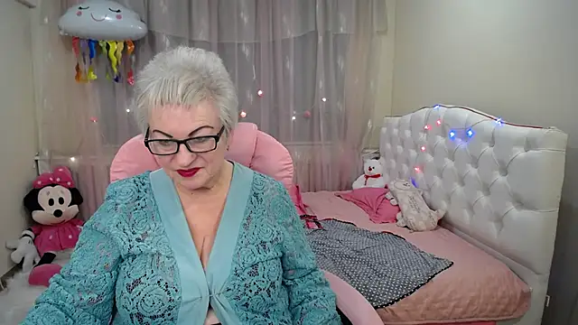 Snapshot of KayleSmoll chatting on 01/23/25, 04:19 KayleSmoll online show from 01/23/25, 04:19