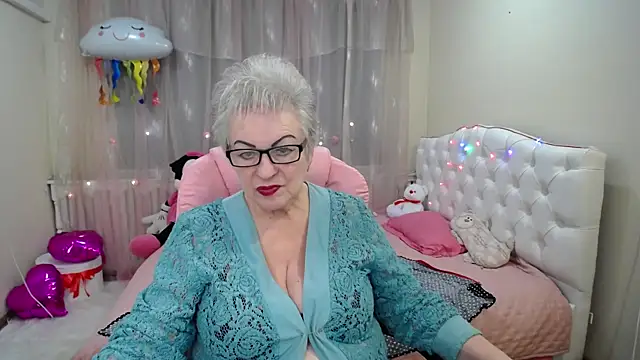 Snapshot of KayleSmoll chatting on 01/29/25, 01:27 KayleSmoll online show from 01/29/25, 01:27