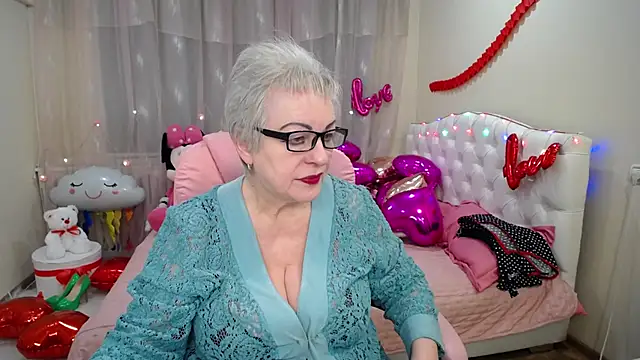 Snapshot of KayleSmoll chatting on 02/01/25, 07:13 KayleSmoll online show from 02/01/25, 07:13