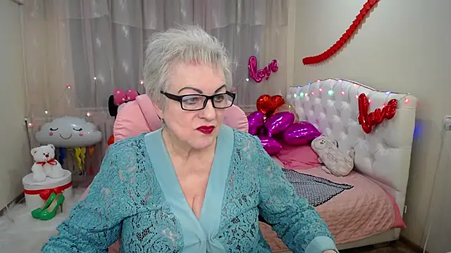 Snapshot of KayleSmoll chatting on 02/02/25, 01:55 KayleSmoll online show from 02/02/25, 01:55