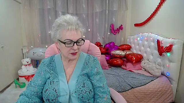 Snapshot of KayleSmoll chatting on 02/09/25, 01:22 KayleSmoll online show from 02/09/25, 01:22