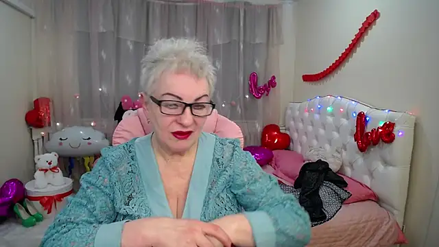 Snapshot of KayleSmoll chatting on 02/12/25, 07:35 KayleSmoll online show from 02/12/25, 07:35