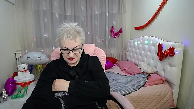 Snapshot of KayleSmoll chatting on 02/19/25, 01:51 KayleSmoll online show from 02/19/25, 01:51