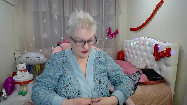 Snapshot of KayleSmoll chatting on 02/22/25, 07:14 KayleSmoll online show from 02/22/25, 07:14